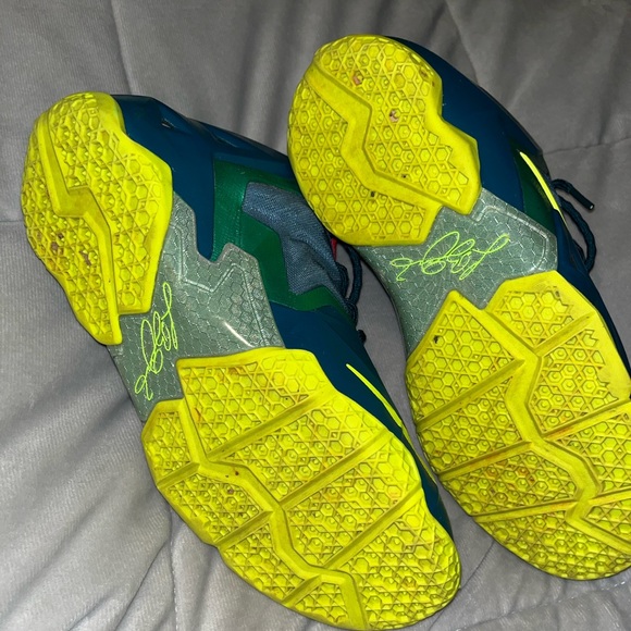 Lebron XI - Picture 5 of 5
